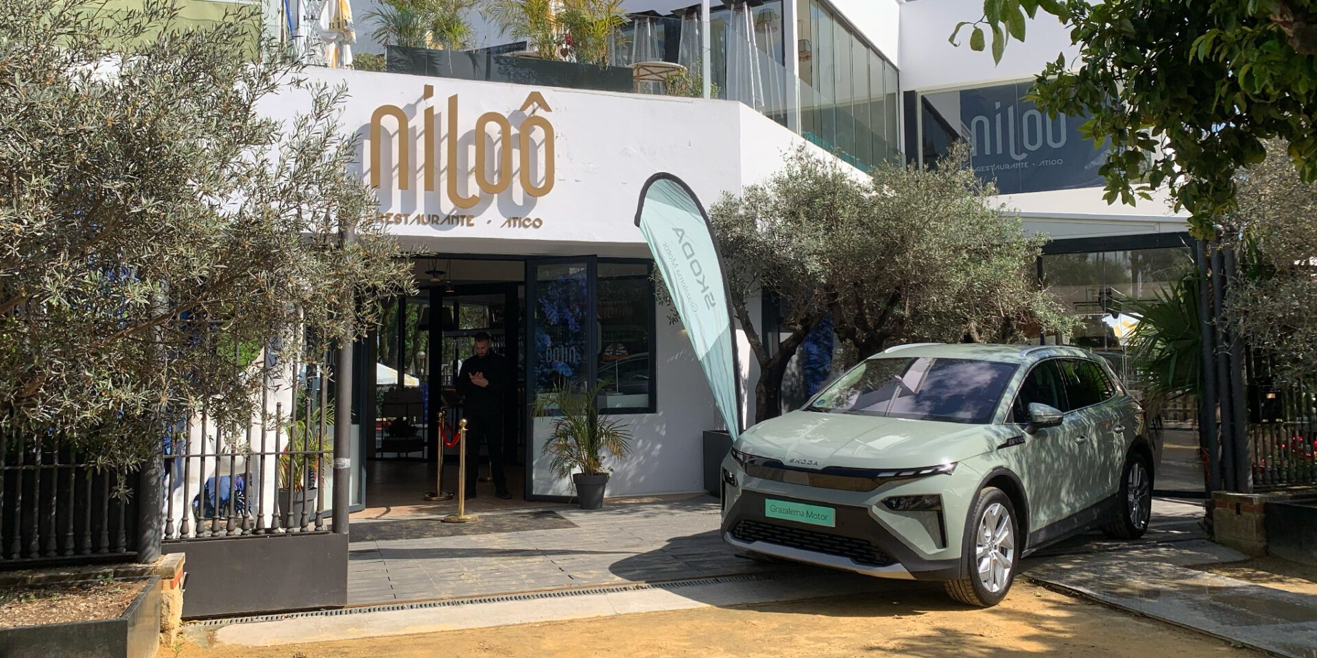 El nuevo Škoda Elroq de pase de moda en Jerez a beneficio de Autismo Cádiz